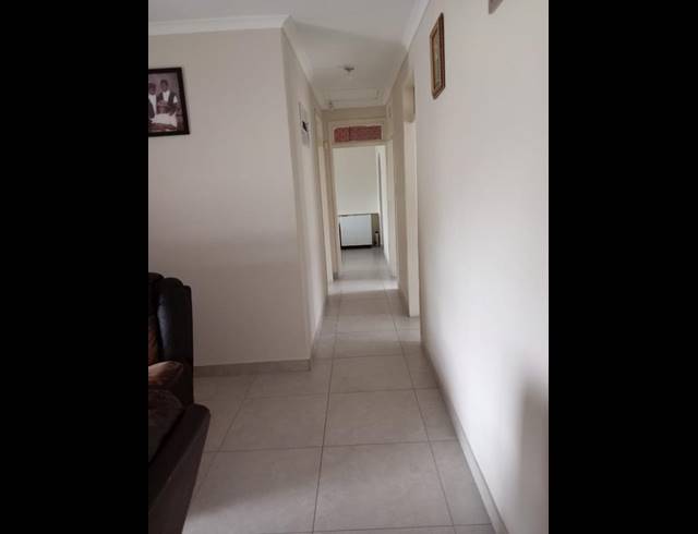 3 BEDROOM SIMPLEX FOR SALE IN ESCOMBE